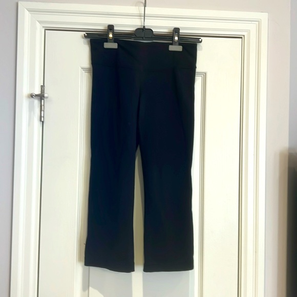 lululemon athletica Pants - Lululemon sz 6 Capri cropped yoga pants